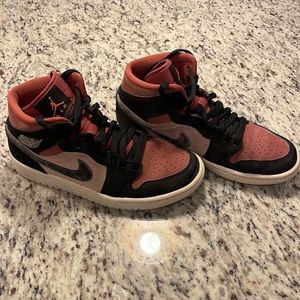 Womens sz 8 nike Jordan’s